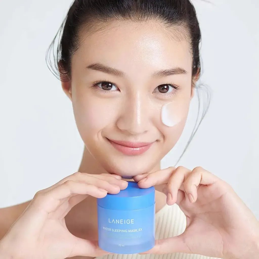 Laneige_Water_Sleeping_Mask_Ex_70ml_Girl.webp
